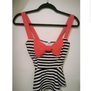 Black & White Top w| Adorable Orange Bow